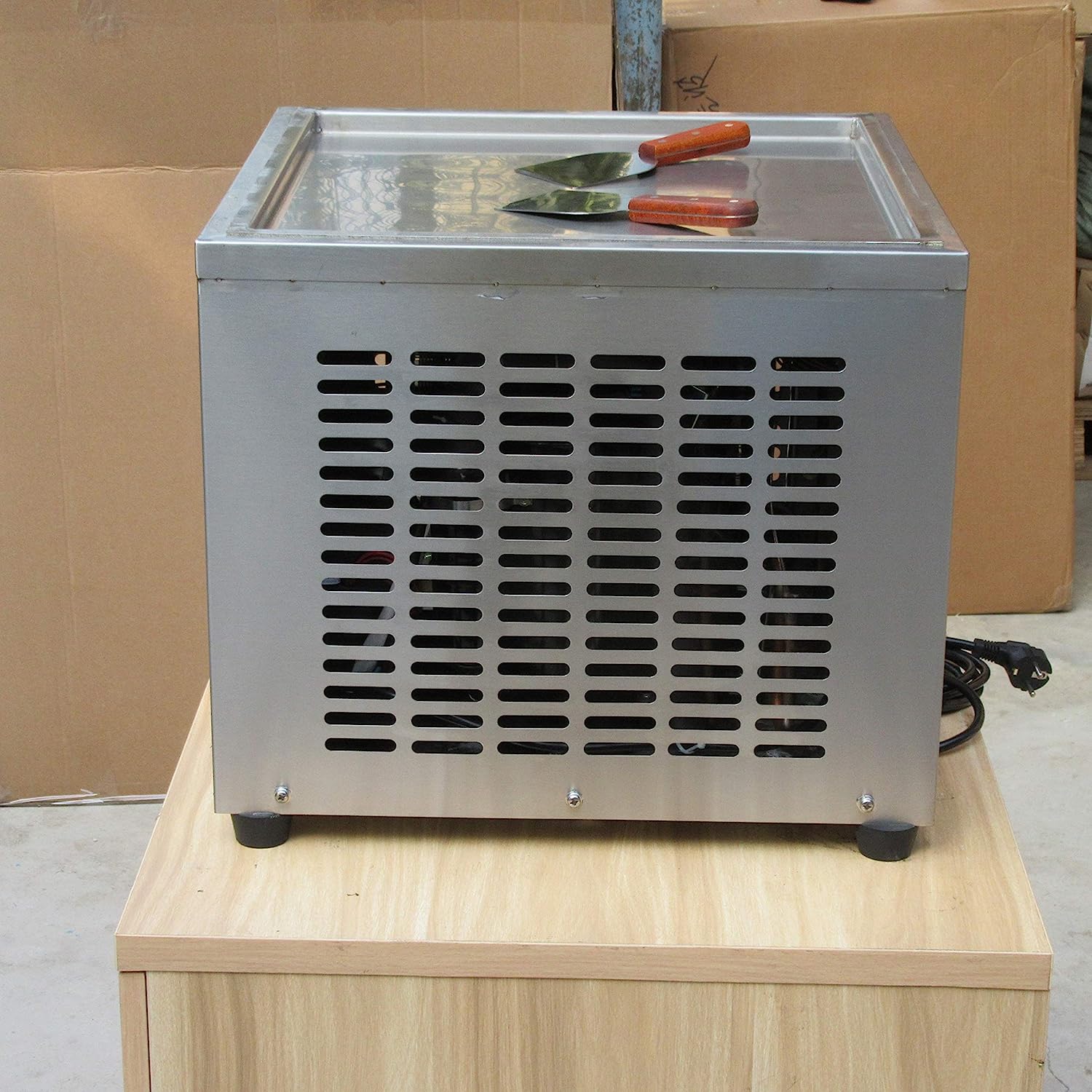 Countertop 18X18 inches single square pan fried fry rolled instant ice cream machine AUTO DEFROST and PCB smart AI temp. controller