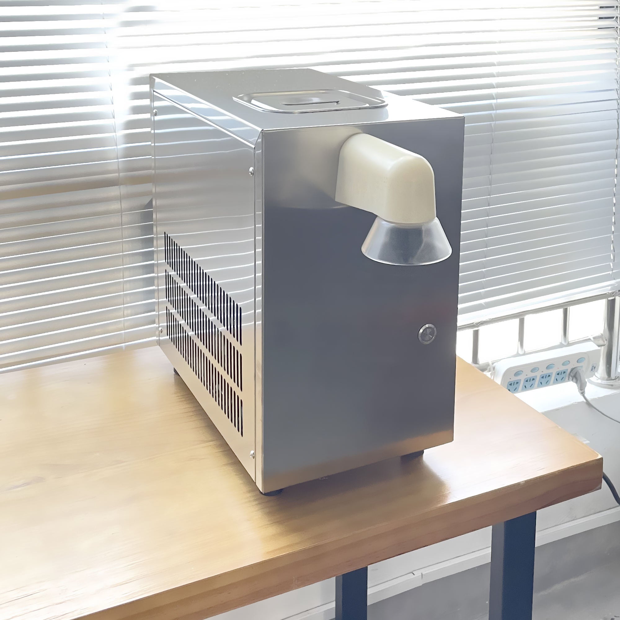 Countertop whipped cream dispenser machine, milkshape dessert cream maker with compressor and pump