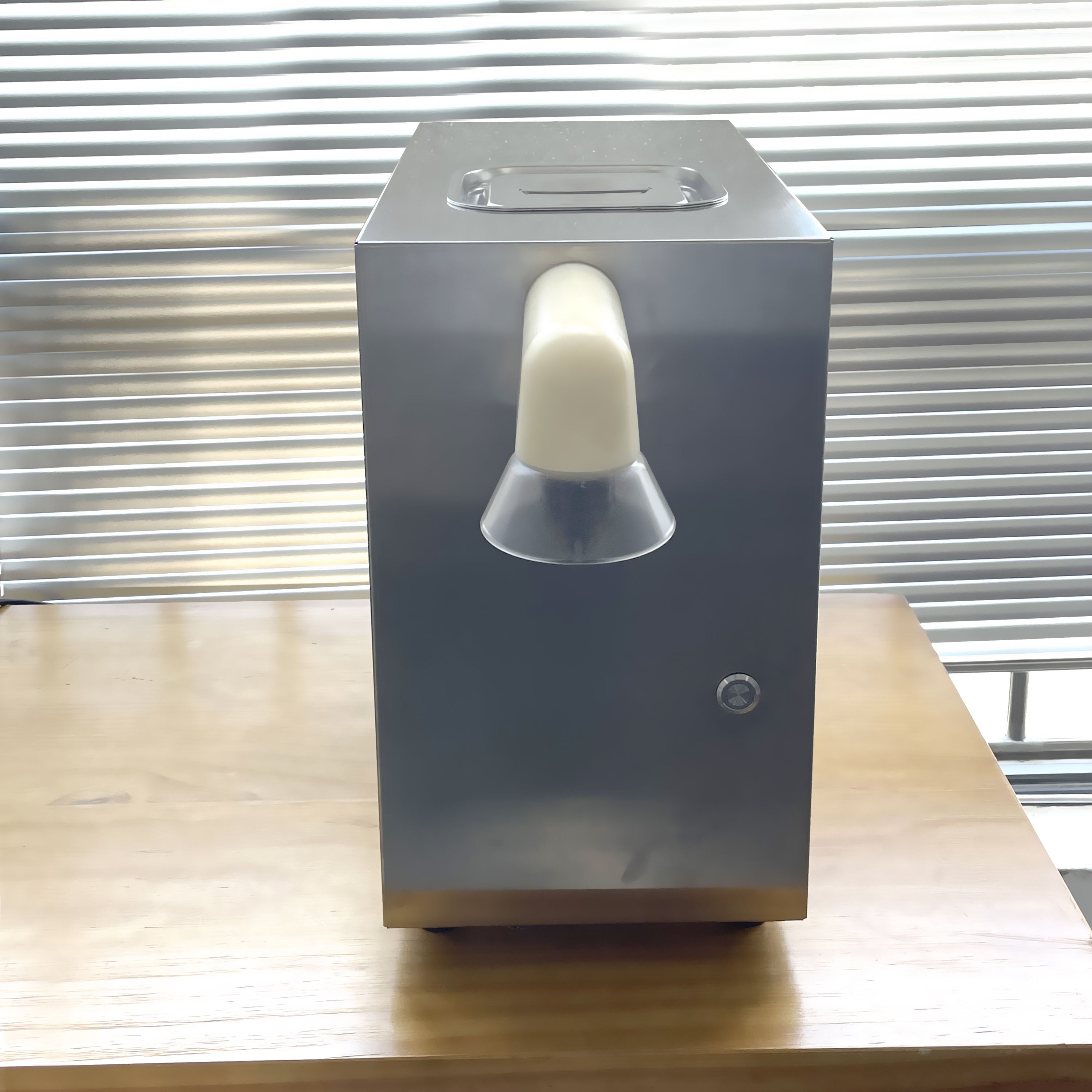 Countertop whipped cream dispenser machine, milkshape dessert cream maker with compressor and pump